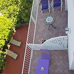 Lumachella Nocleg ze śniadaniem 4*