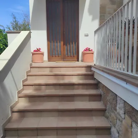 לינה וארוחת בוקר Lumachella 4*